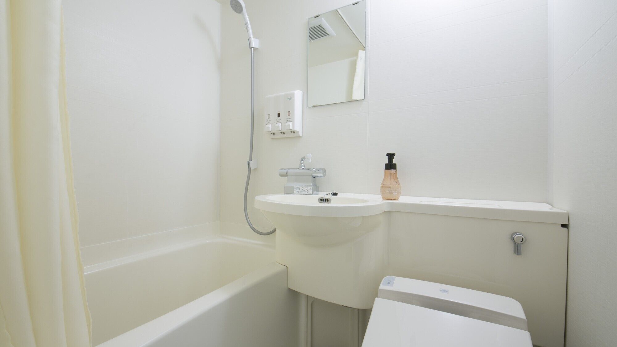 Duschwanne, Komfortbadewanne, kostenlose Toilettenartikel, Haartrockner