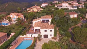 Exterior - Luxury villa, heated pool, panoramic sea view, air conditionin (Roquebrune-Sur-Argens)