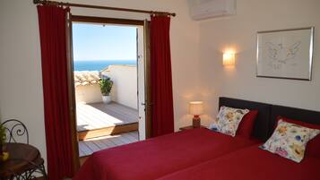 5 bedrooms, in-room safe, desk, iron/ironing board