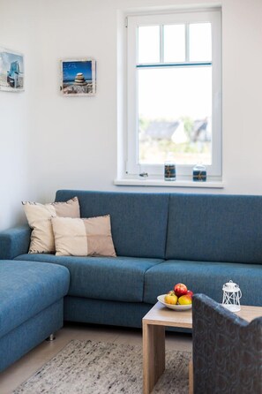 TV, DVD player, books - *** Rest only 300m from the Baltic Sea *** (Börgerende)