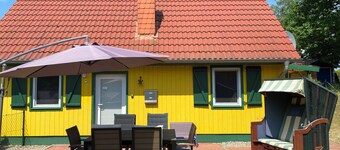 Cozy vacation home for families w. Dog, fenced, fireplace, 200m to Lake Plau