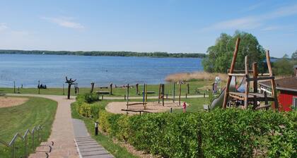 Cozy vacation home for families w. Dog, fenced, fireplace, 200m to Lake Plau
