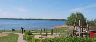 Gemütliches Ferienhaus für Familien m. Hund, umzäunt, Kamin, 200m zum Plauer See