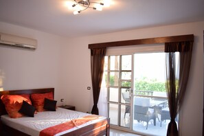 Fer et planche à repasser, accès Internet, draps fournis