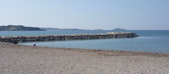 Apartment in quiet residence near the sea
