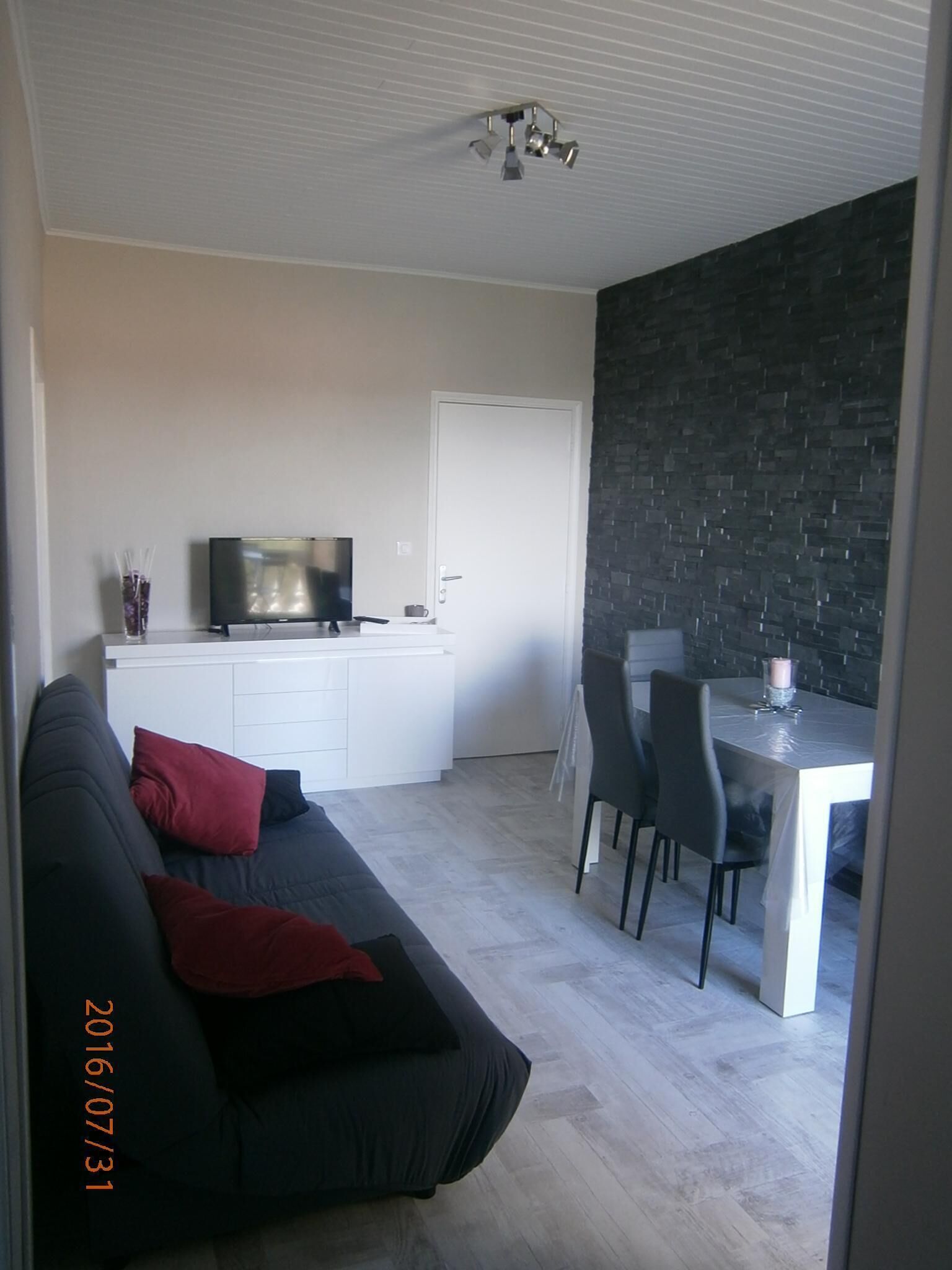 Télévision, chaîne hi-fi