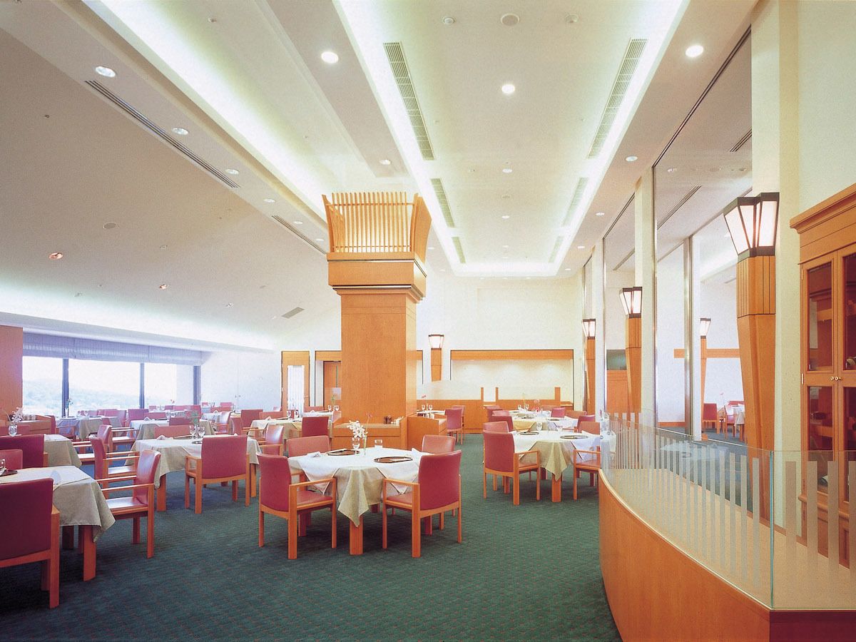 レストラン