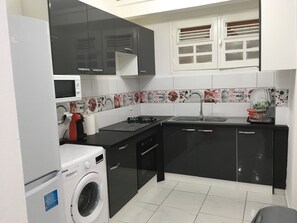 Kühlschrank, Mikrowelle