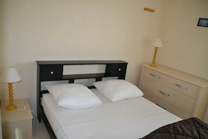 2 bedrooms, iron/ironing board