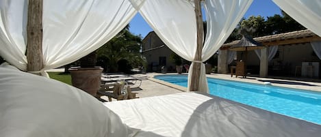 Piscina externa, piscina aquecida