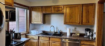 1 Block from the Bay!