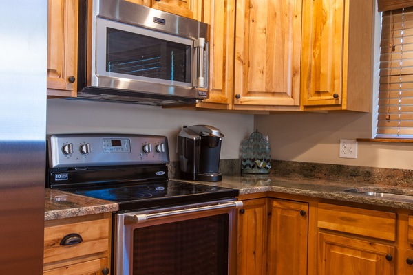 Frigorífic, microones, forn i placa de cuina