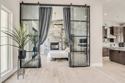 Cactus Stone | 9 Bedroom 6.5 Bathroom 18 Beds