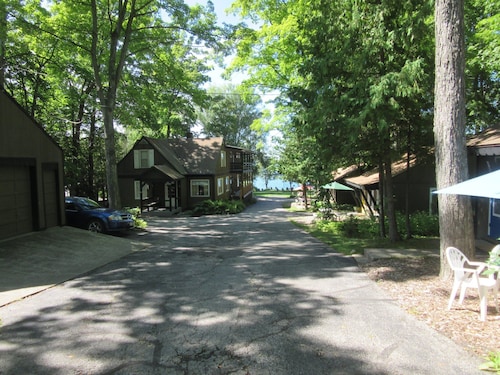 Sauberes gemütliches Door County Cottage. Waterfront Property, Kostenlose Ruderbootbenutzung + WiFi.