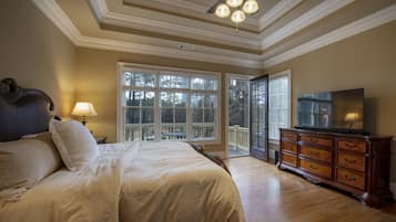7 habitaciones, tabla de planchar con plancha y cuna de viaje