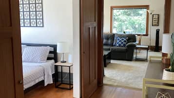 2 chambres, fer et planche à repasser, lit parapluie, Wi-Fi gratuit