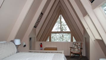 3 bedrooms, desk, free WiFi, bed sheets