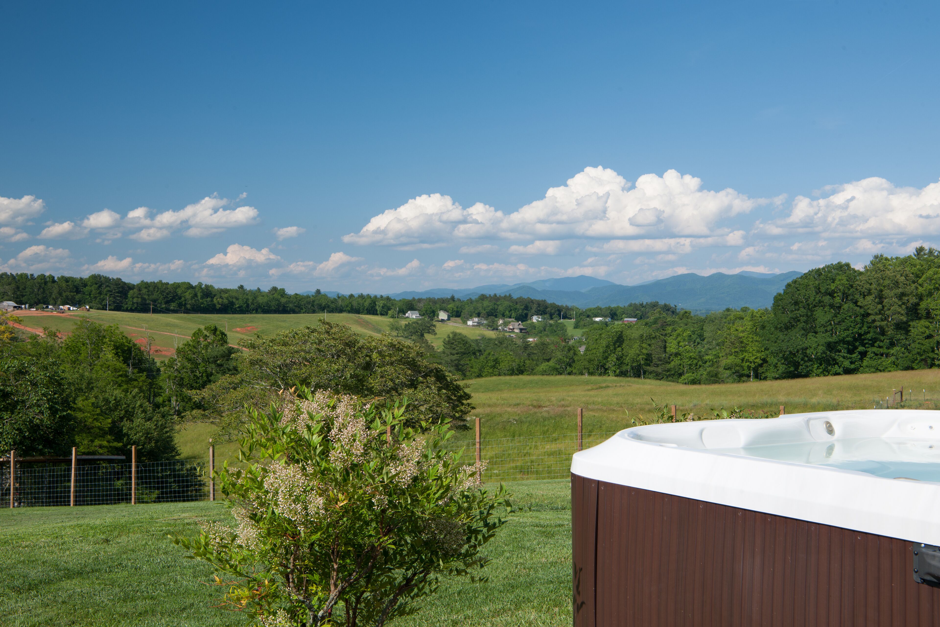 Luxurious Farm home in the Country with Large Outdoor living space and Hot tub!