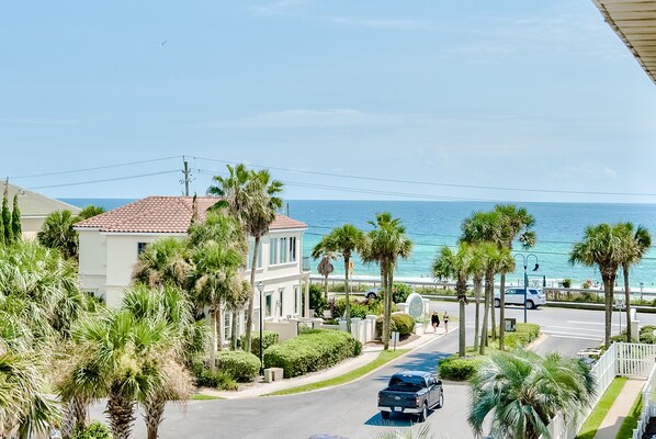 مواقف سيارات في المنشأة الفندقية