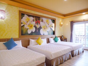 Room, Balcony (6-Person) | Desk, blackout drapes, free WiFi - Sin Sin Hotel I (Hengchun)