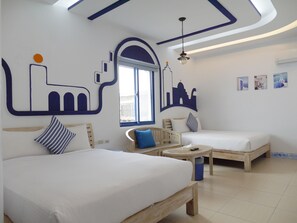 Kamar Quadruple, tanpa jendela | Meja kerja, tirai kedap cahaya, dan Wi-Fi gratis