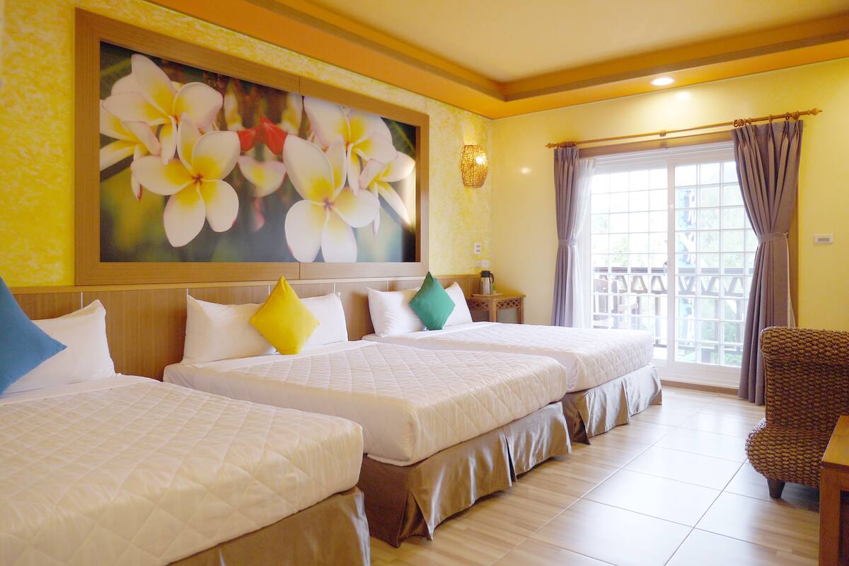 Habitación, balcón (6-Person) | Detalle del interior