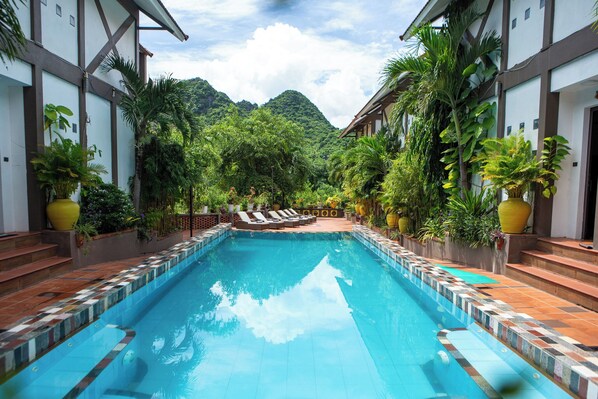 Front of property - Victory Road Villas (Bo Trach)