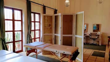 Aromatherapie, Warmsteinmassagen, Tiefengewebe-Massagen