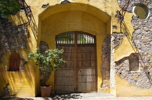 Πρόσοψη καταλύματος