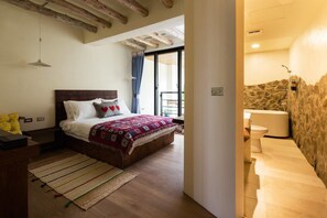 Superior Double Room, Balcony (202) | Blackout drapes, free WiFi, bed sheets - Haku Beach Days Inn (Hengchun)