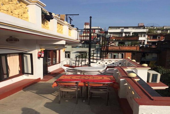Deluxe Room | Terrace/patio