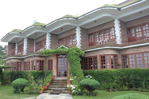 Exterior - Niva Niwa Lodge (Baluwapati Deupur)