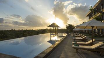 Outdoor pool, sun loungers