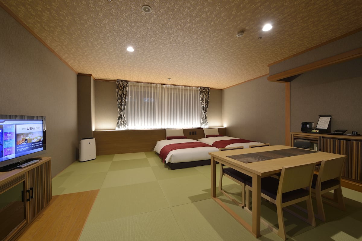 In-room safe, desk, iron/ironing board, free WiFi