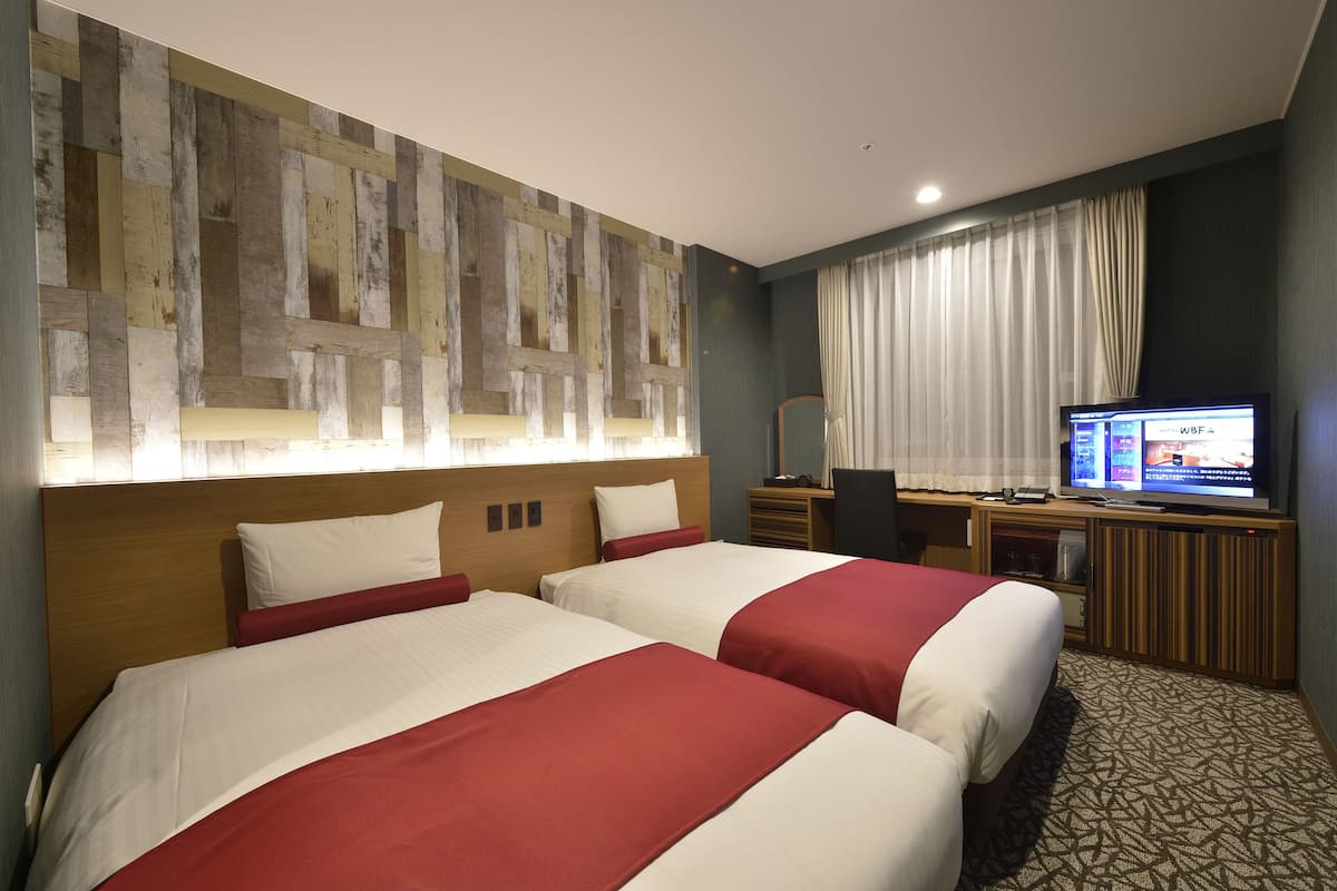 In-room safe, desk, iron/ironing board (on request), free WiFi