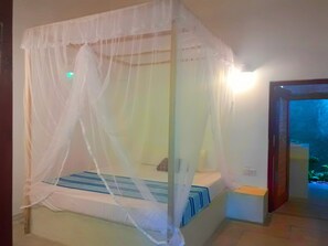 Family Room | In-room safe, iron/ironing board, free WiFi - Weligama Bay Eco Villa (Weligama)