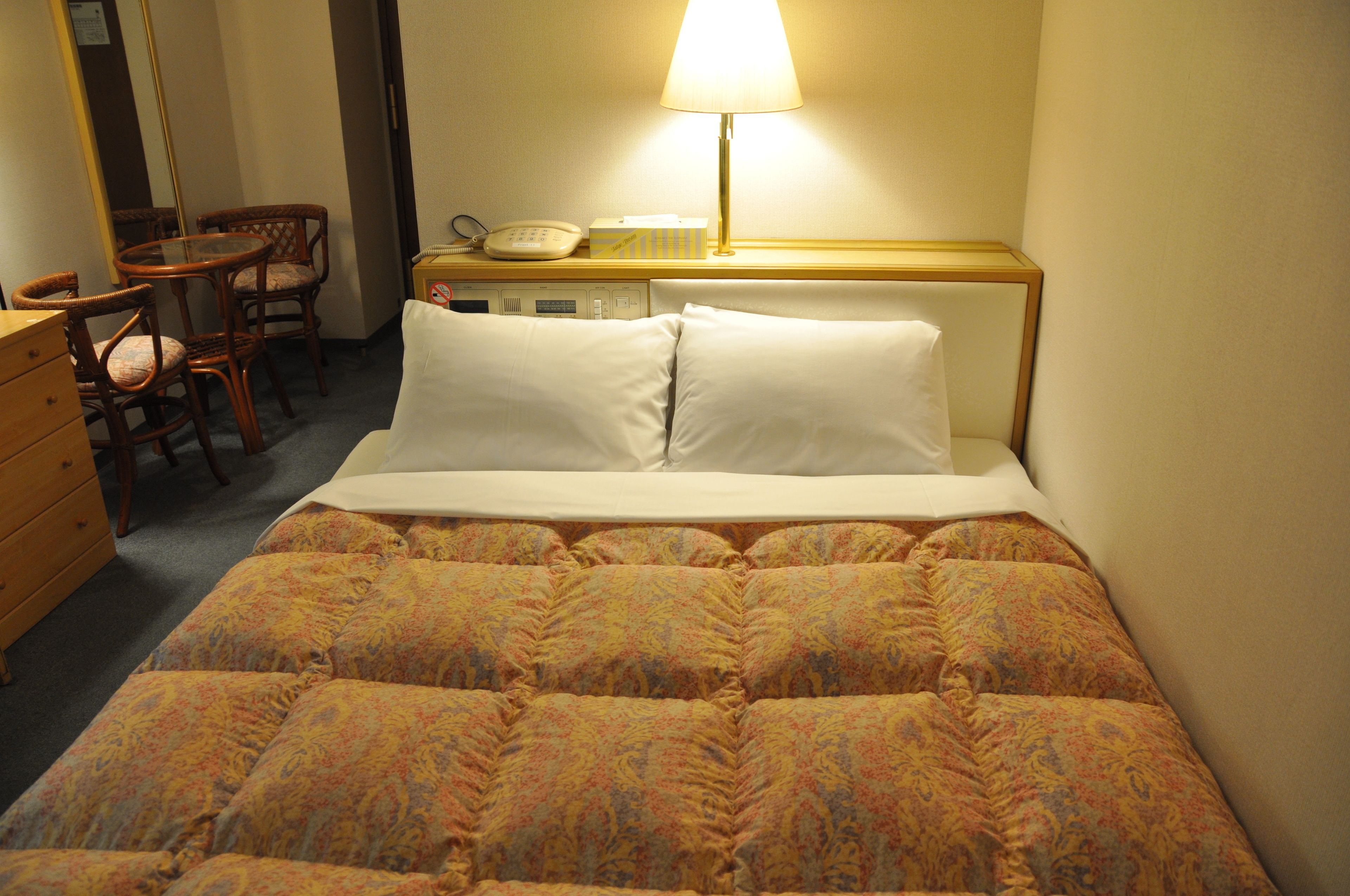 1 bedroom, desk, free wifi, bed sheets