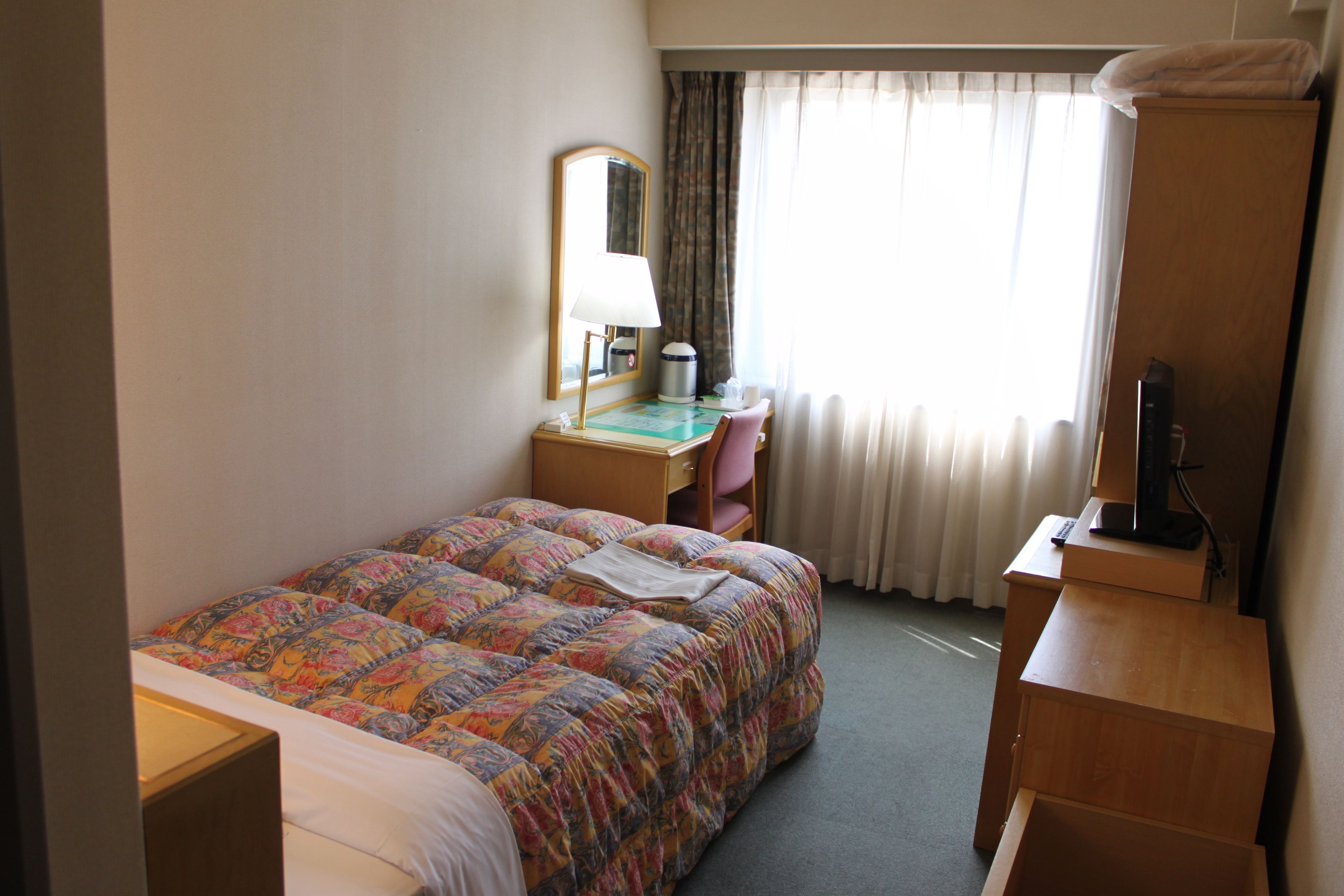 1 bedroom, desk, free wifi, bed sheets