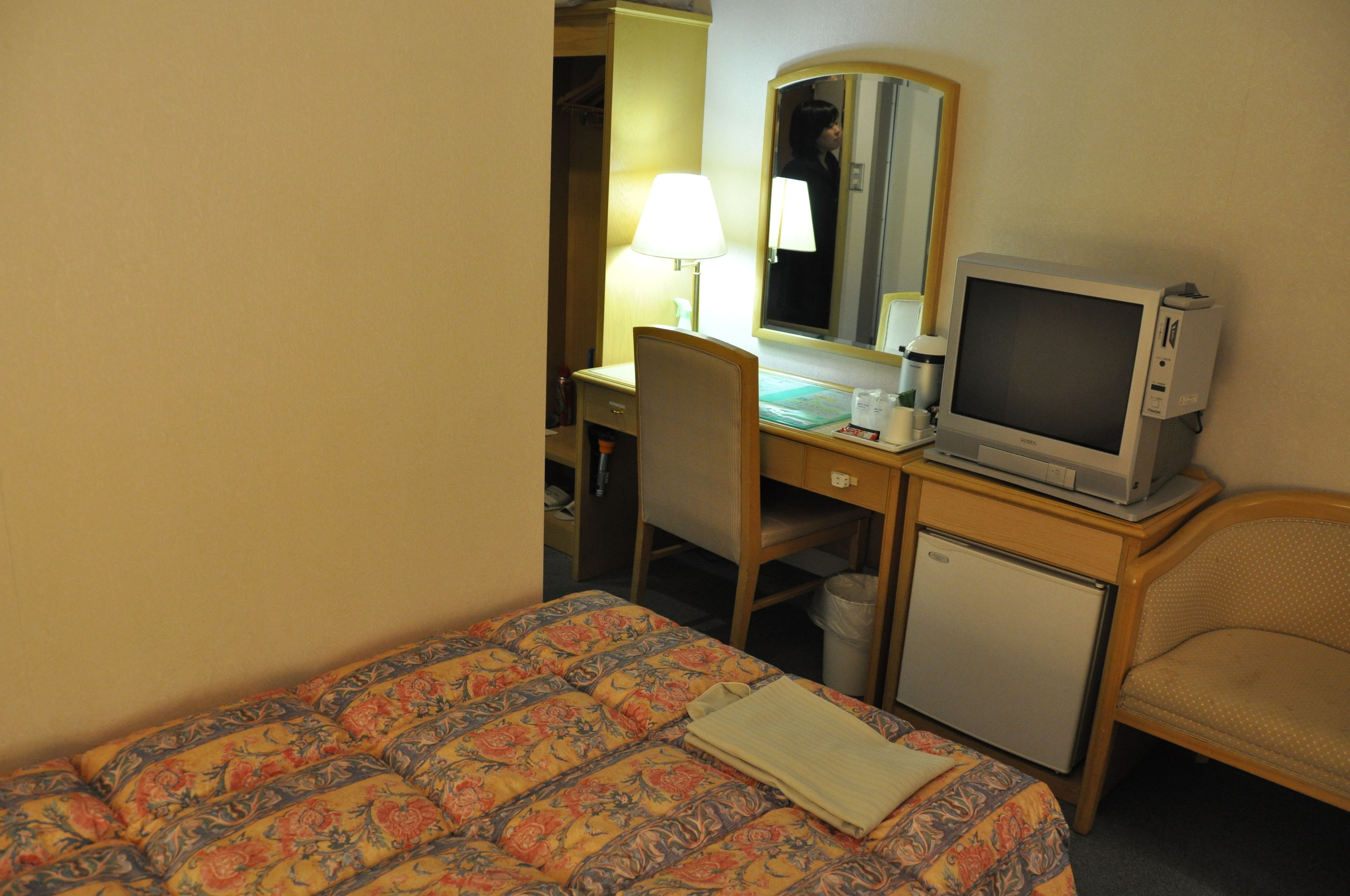 1 bedroom, desk, free wifi, bed sheets