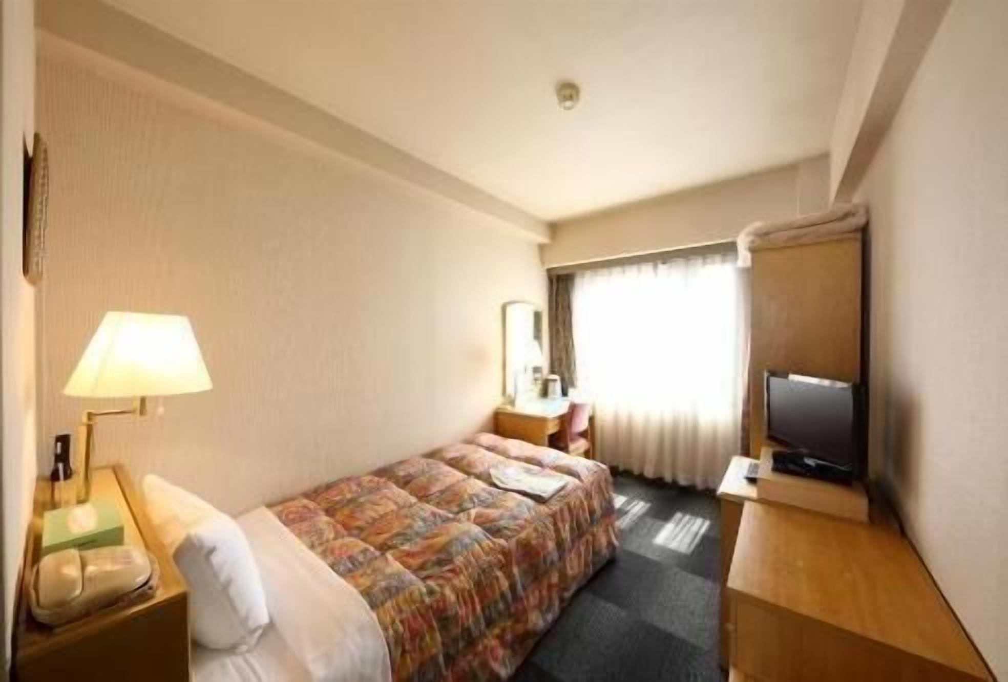 Down duvets, desk, blackout curtains, free WiFi