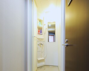 Slippers, towels
