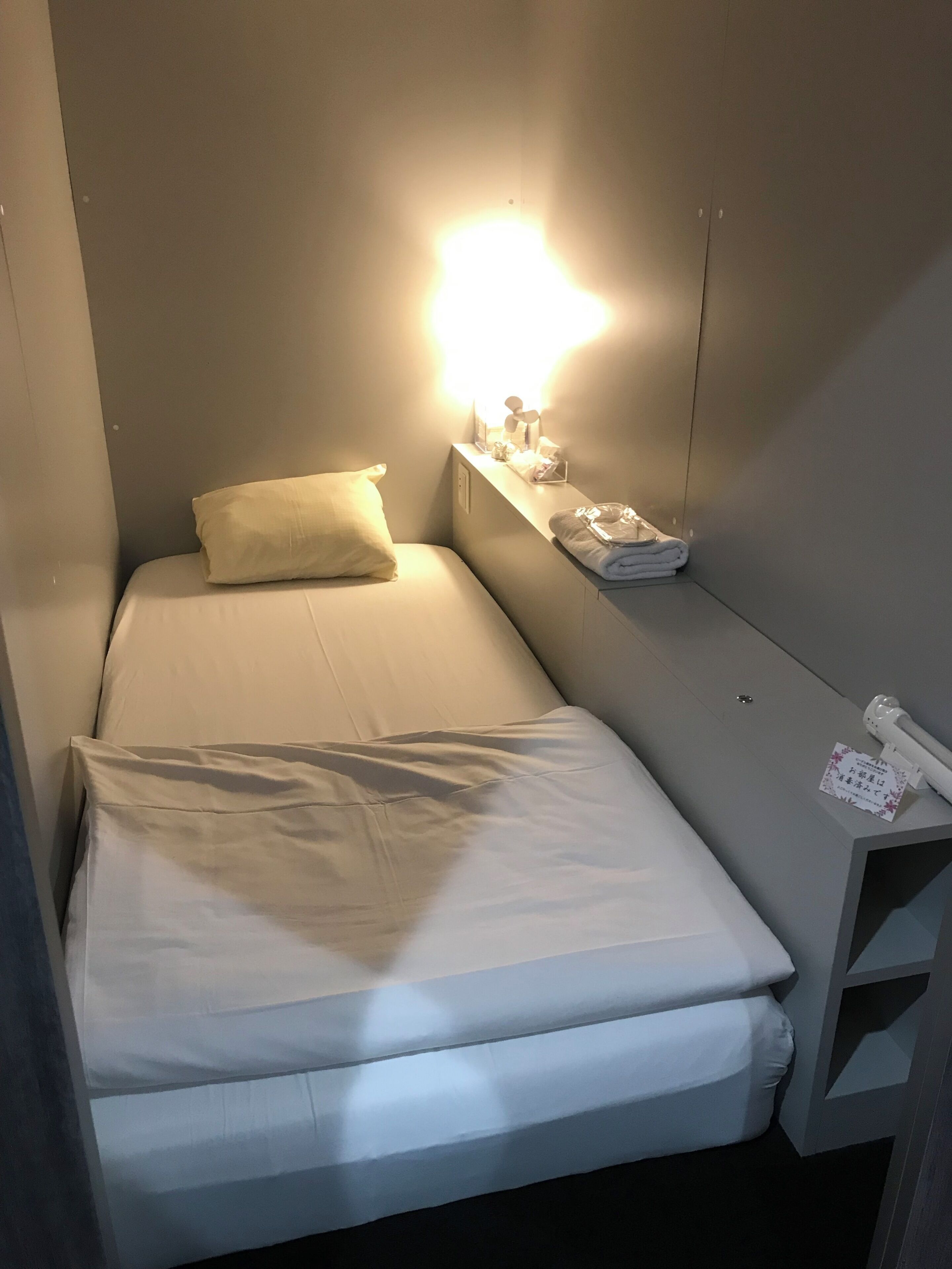 Dormitório compartilhado conforto, somente para mulheres, para não fumantes | Cofres nos quartos, cortinas blackout, Wi-Fi de cortesia, roupa de cama