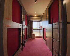 經濟共用宿舍, 僅限男士, 非吸煙房 | 房內夾萬、遮光窗簾/窗簾、免費 Wi-Fi、床單