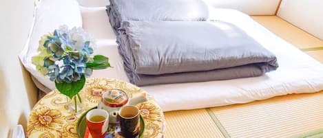 Kenrokuen Room for 2 person (Shared Bathroom)