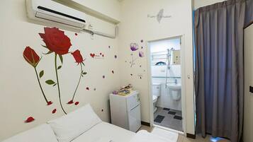 标准双人房 | 办公桌、免费 WiFi