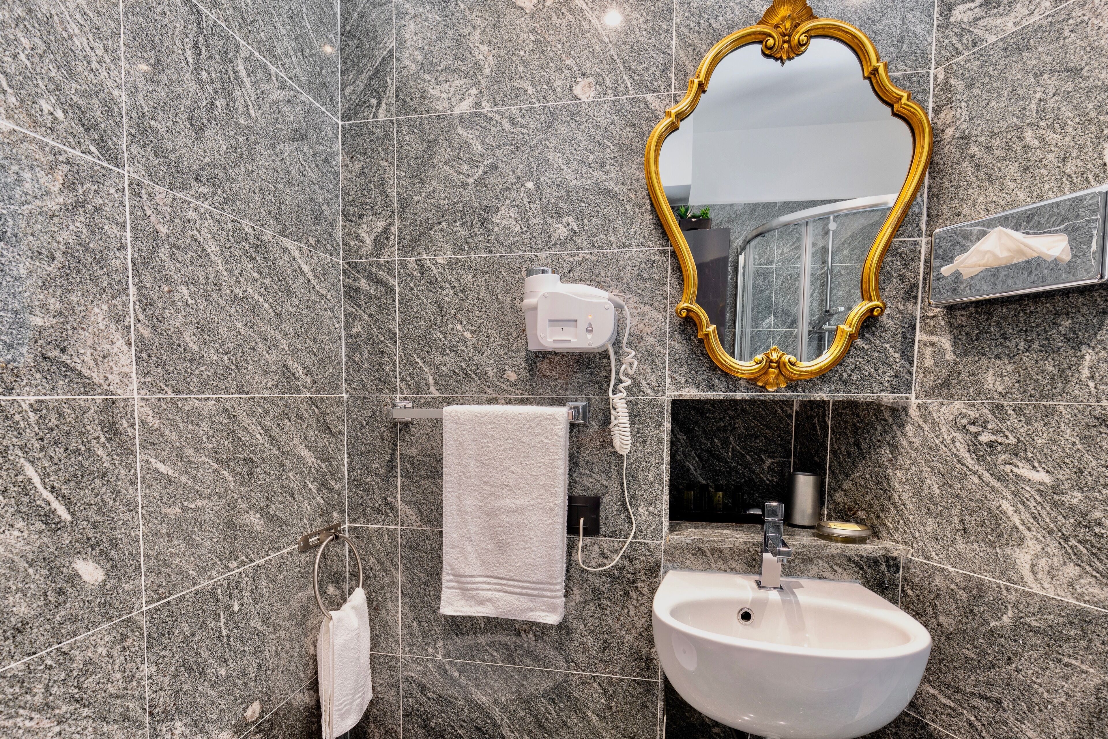 Photo - Aiello Rooms