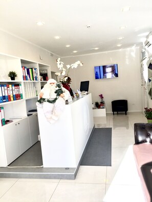 Coin salon dans le hall