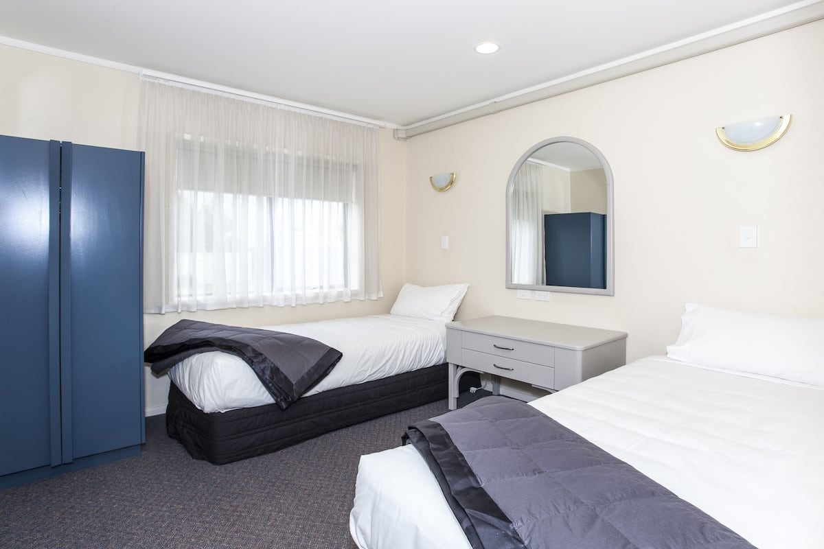 Suite, 2 slaapkamers | Luxe beddengoed, een kluis op de kamer, verduisterende gordijnen