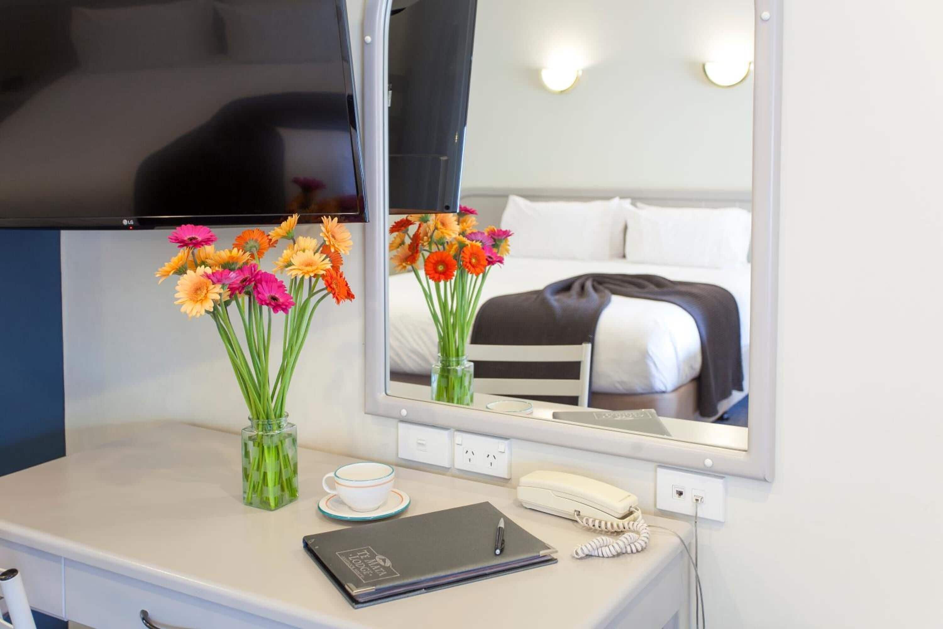 Premium bedding, in-room safe, blackout drapes, soundproofing