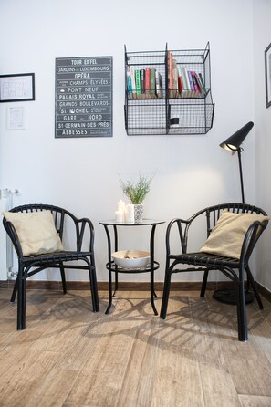 Superior Double Room | In-room safe, desk, soundproofing, iron/ironing board - Maison Coquette (Rome)